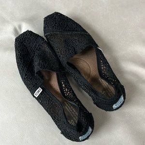 Black Lace Toms